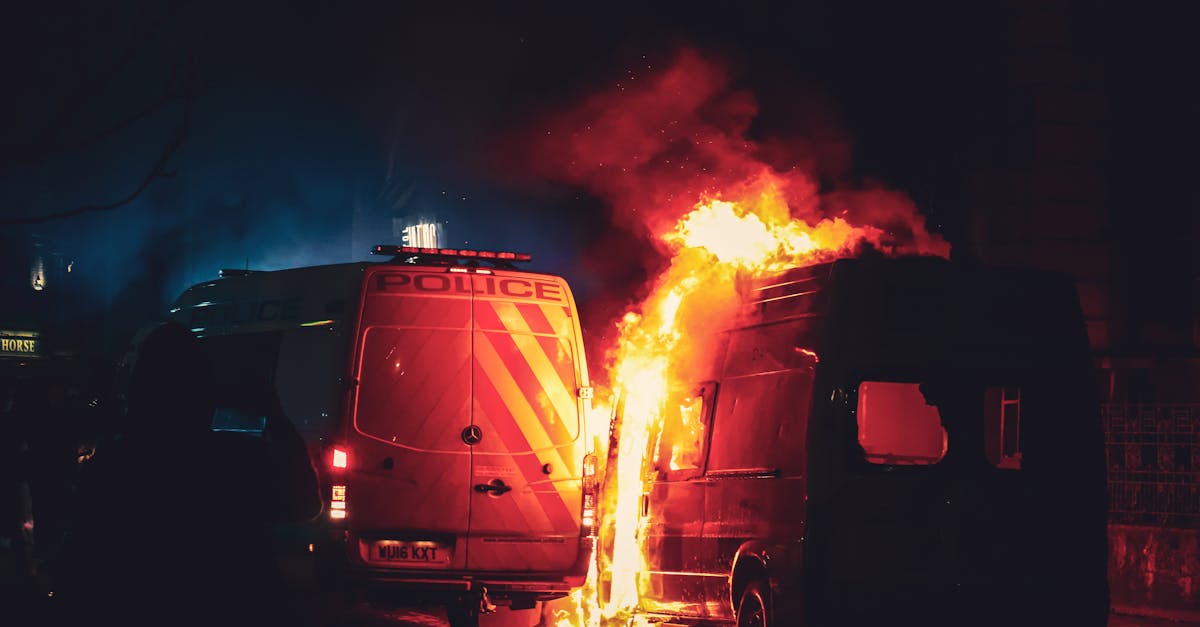 买卖微信账号时：实名制账号：防范个人信息泄露的安全防线